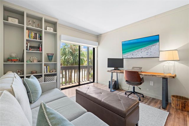 450 BEACH ROAD 3, Sarasota, FL 34242