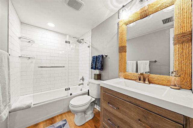 450 BEACH ROAD 3, Sarasota, FL 34242