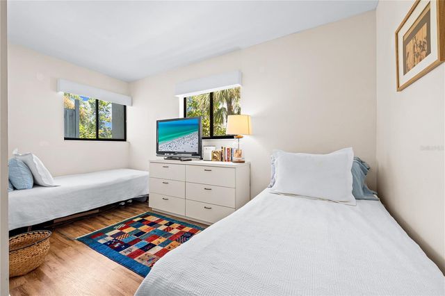 450 BEACH ROAD 3, Sarasota, FL 34242