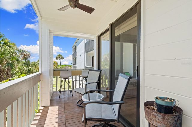 450 BEACH ROAD 3, Sarasota, FL 34242