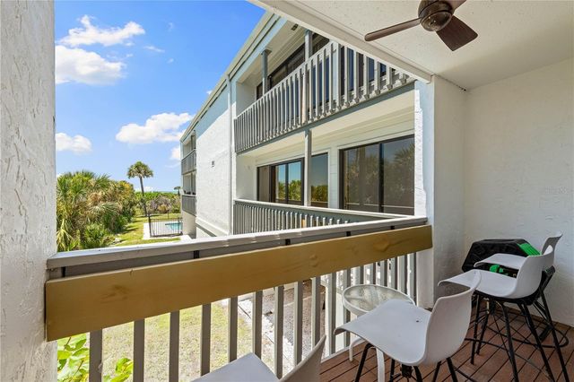 450 BEACH ROAD 3, Sarasota, FL 34242