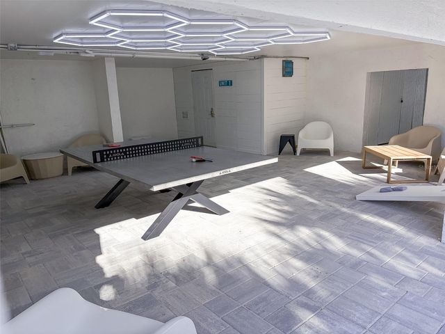 450 BEACH ROAD 3, Sarasota, FL 34242