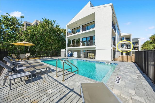 450 BEACH ROAD 3, Sarasota, FL 34242