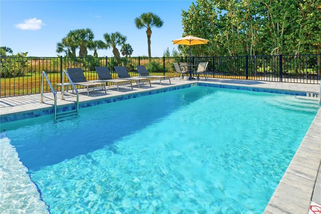 450 BEACH ROAD 3, Sarasota, FL 34242