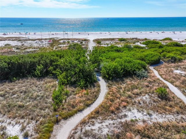 450 BEACH ROAD 3, Sarasota, FL 34242