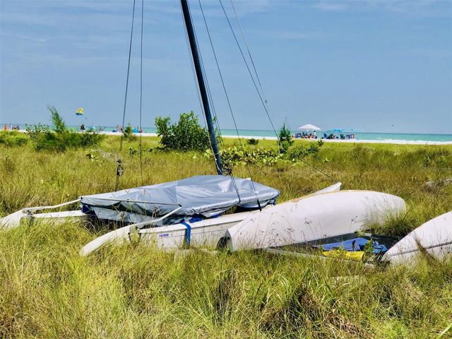 450 BEACH ROAD 3, Sarasota, FL 34242