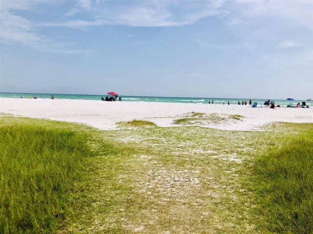 450 BEACH ROAD 3, Sarasota, FL 34242