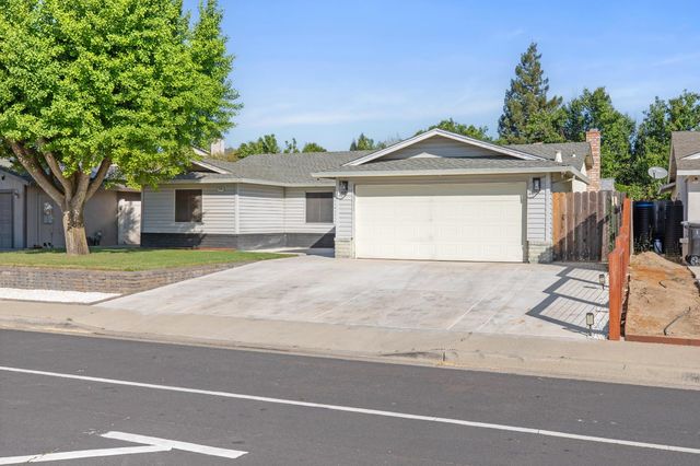 1348 E d, Oakdale, CA 95361