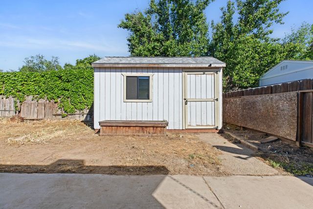 1348 E d, Oakdale, CA 95361