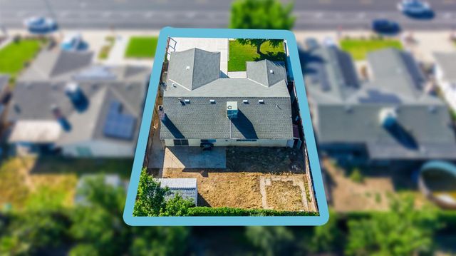 1348 E d, Oakdale, CA 95361