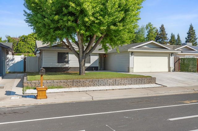 1348 E d, Oakdale, CA 95361