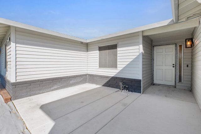 1348 E d, Oakdale, CA 95361