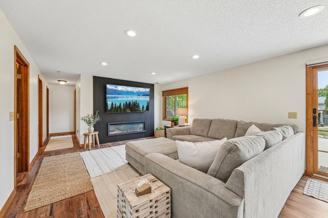 2318 Friendship Lane, Burnsville, MN 55337