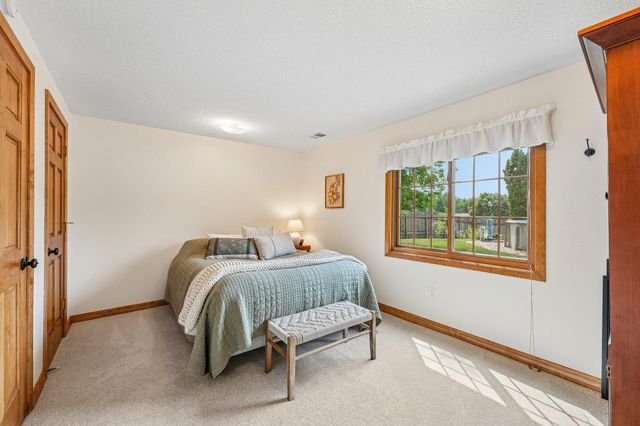 2318 Friendship Lane, Burnsville, MN 55337