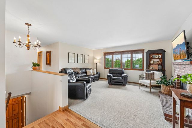 2318 Friendship Lane, Burnsville, MN 55337