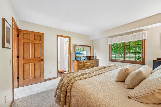 2318 Friendship Lane, Burnsville, MN 55337