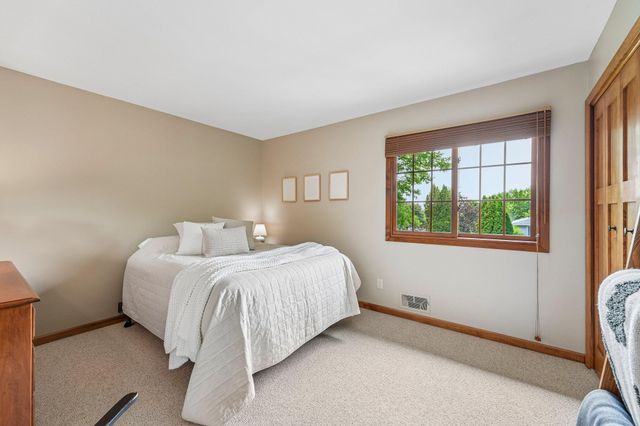2318 Friendship Lane, Burnsville, MN 55337