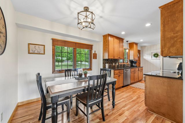 2318 Friendship Lane, Burnsville, MN 55337