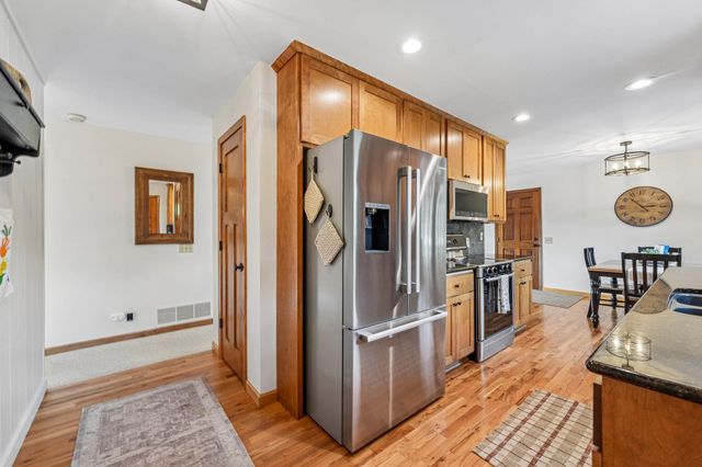 2318 Friendship Lane, Burnsville, MN 55337