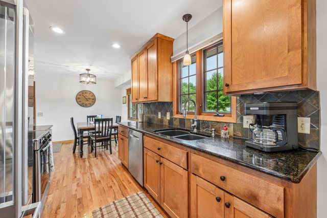 2318 Friendship Lane, Burnsville, MN 55337