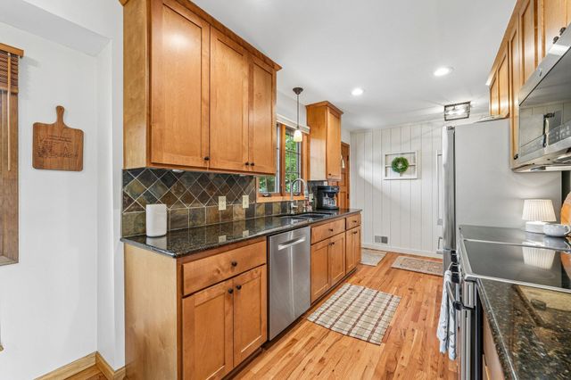 2318 Friendship Lane, Burnsville, MN 55337