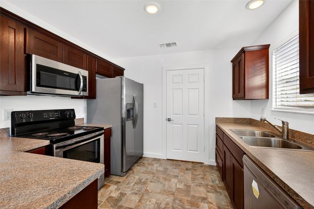 704 E Sycamore Street, Sherman, TX 75090