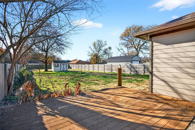 704 E Sycamore Street, Sherman, TX 75090