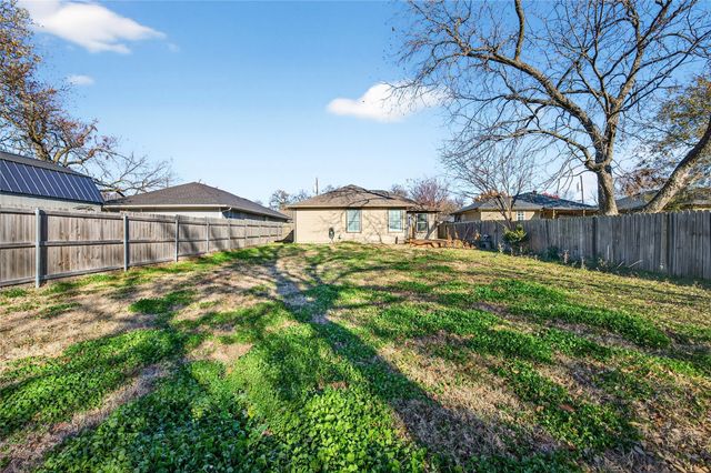 704 E Sycamore Street, Sherman, TX 75090