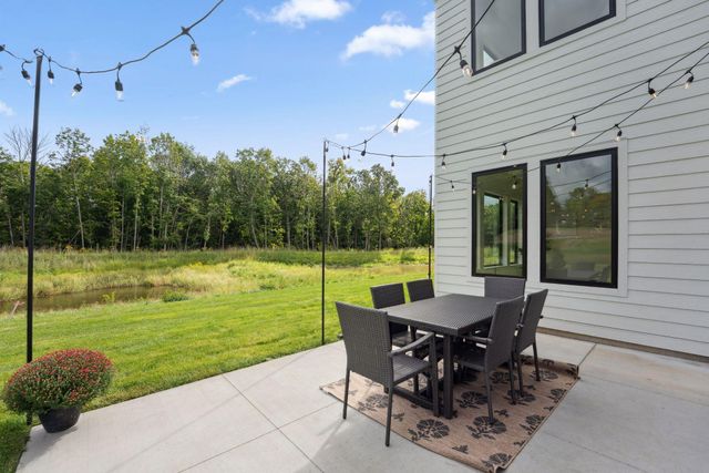 705 Ensconced Way, Chaska, MN 55318