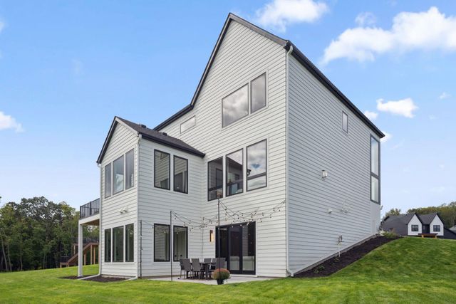 705 Ensconced Way, Chaska, MN 55318