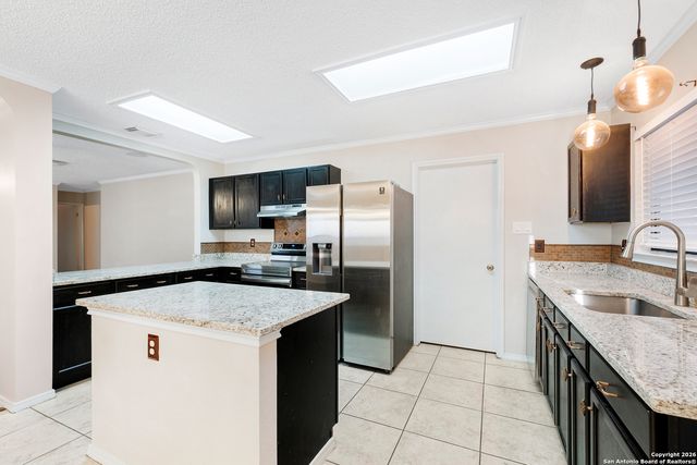 7910 chestnut barr, Converse, TX 78109