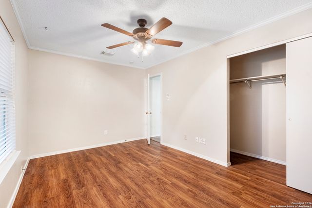 7910 chestnut barr, Converse, TX 78109