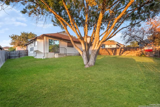 7910 chestnut barr, Converse, TX 78109