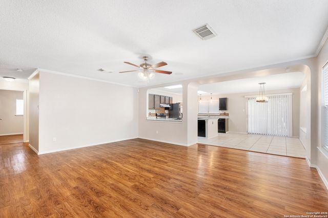 7910 chestnut barr, Converse, TX 78109