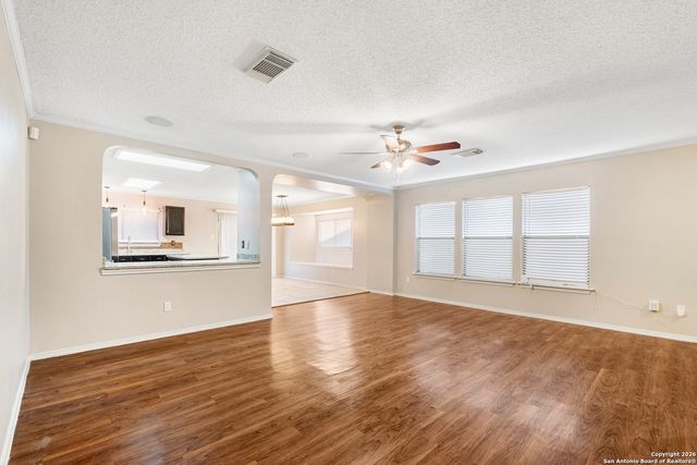 7910 chestnut barr, Converse, TX 78109