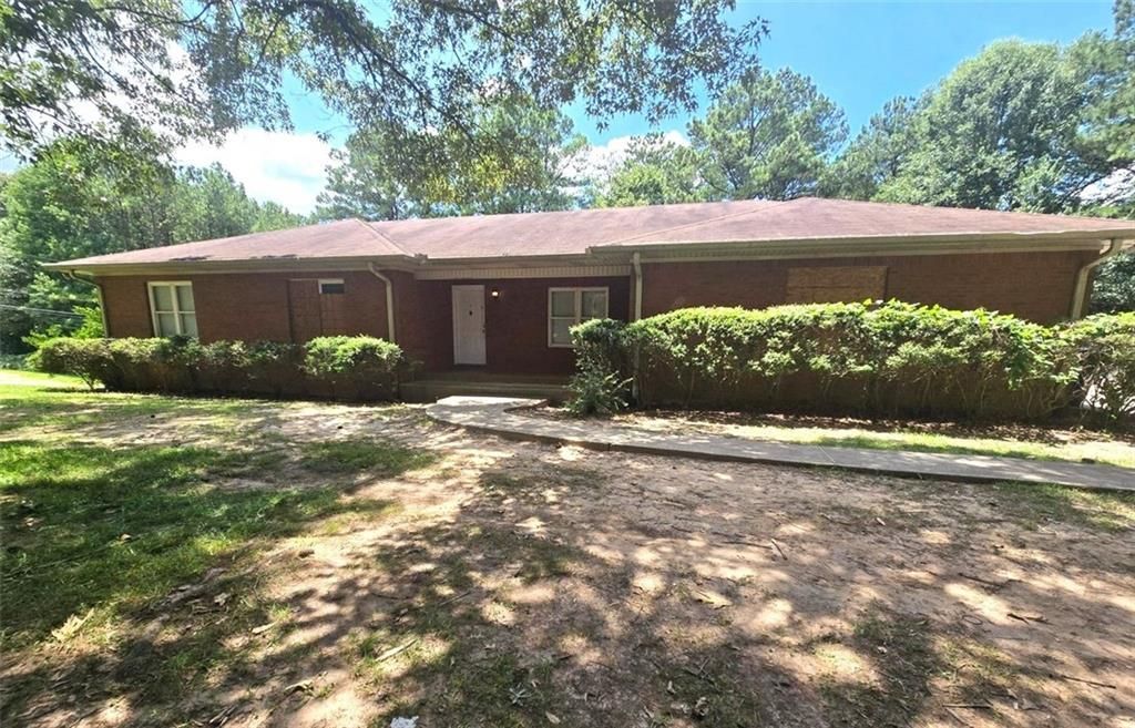 6385 Lower Dixie Lake Road, Union City, GA 30291
