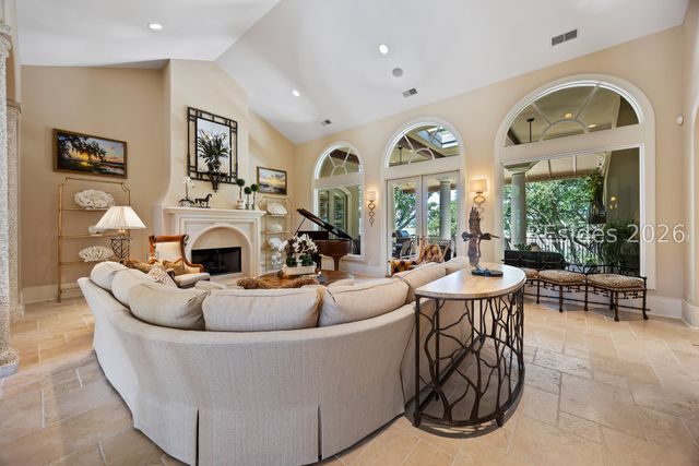 127 Fort Walker Dr, Hilton Head Island, SC 29928