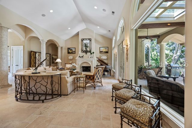 127 Fort Walker Dr, Hilton Head Island, SC 29928