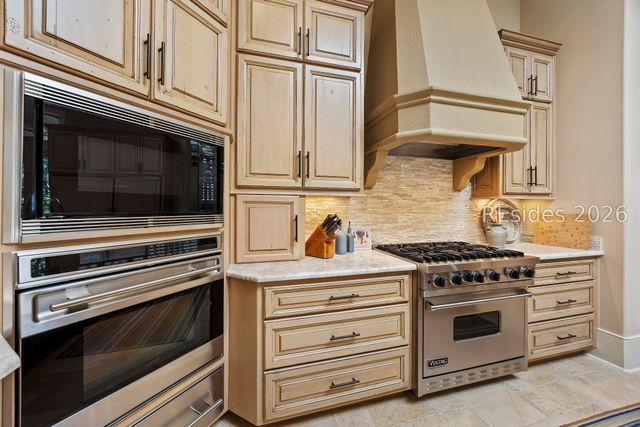 127 Fort Walker Dr, Hilton Head Island, SC 29928