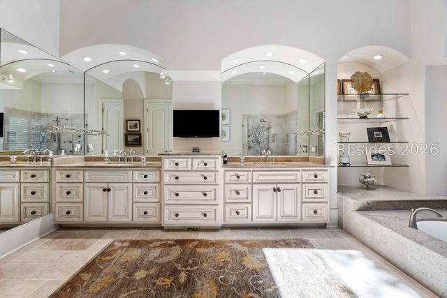 127 Fort Walker Dr, Hilton Head Island, SC 29928