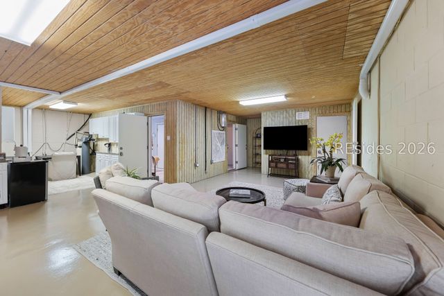 127 Fort Walker Dr, Hilton Head Island, SC 29928