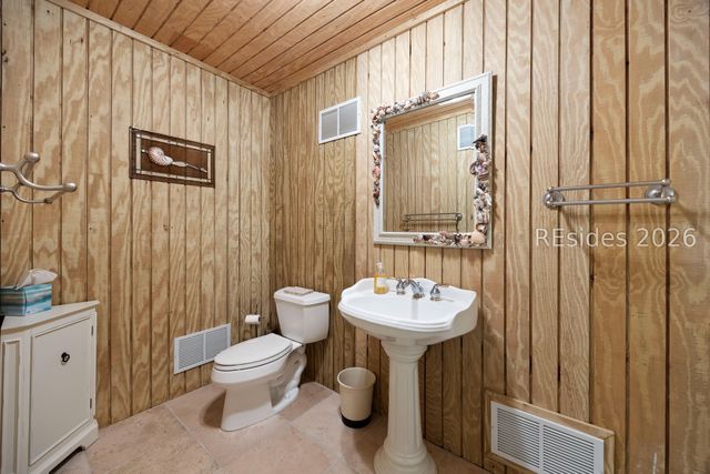127 Fort Walker Dr, Hilton Head Island, SC 29928