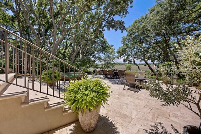 127 Fort Walker Dr, Hilton Head Island, SC 29928