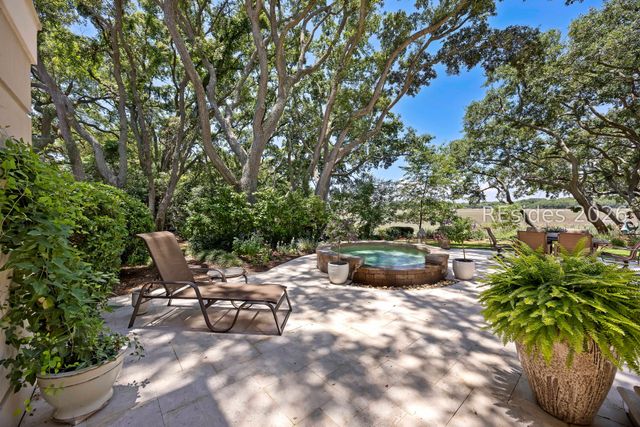 127 Fort Walker Dr, Hilton Head Island, SC 29928