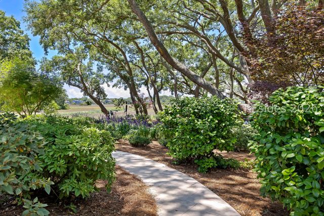 127 Fort Walker Dr, Hilton Head Island, SC 29928