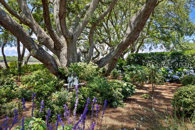 127 Fort Walker Dr, Hilton Head Island, SC 29928