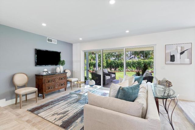 100 NW 18th Street, Delray Beach, FL 33444