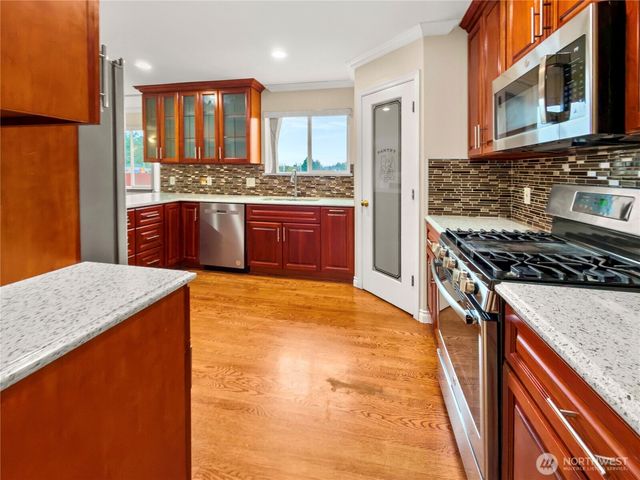 9820 S 242nd Place, Kent, WA 98030