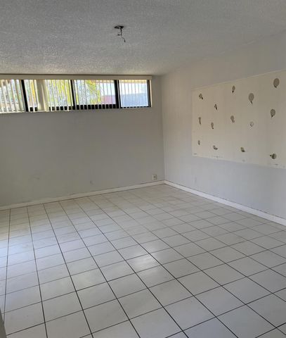 3861 Victoria Dr Drive 3861, West Palm Beach, FL 33406