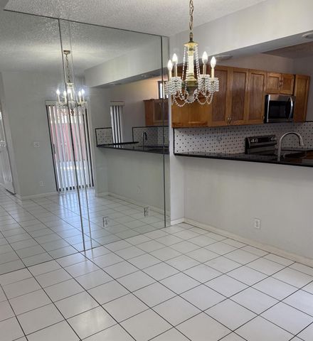 3861 Victoria Dr Drive 3861, West Palm Beach, FL 33406